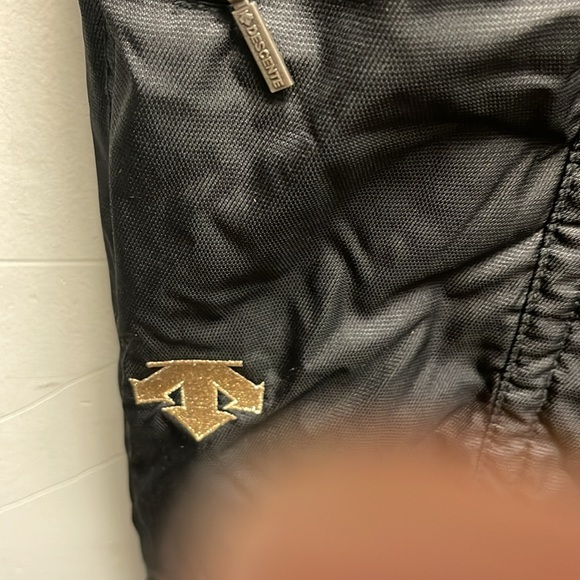 Vintage 90’S DESCENTE Men’s Full Ski Suit US Large Black Japan
Great condition - Picture 4 of 10